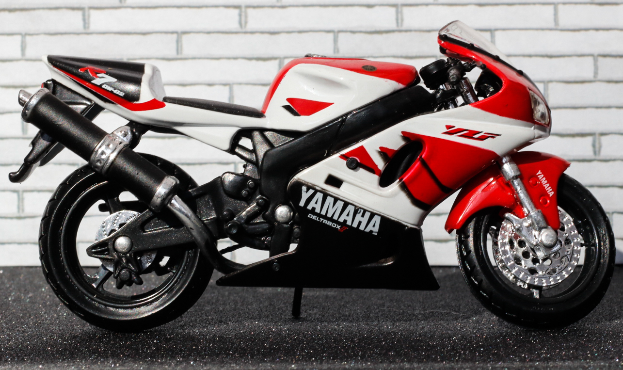Maisto Yamaha YZF R7